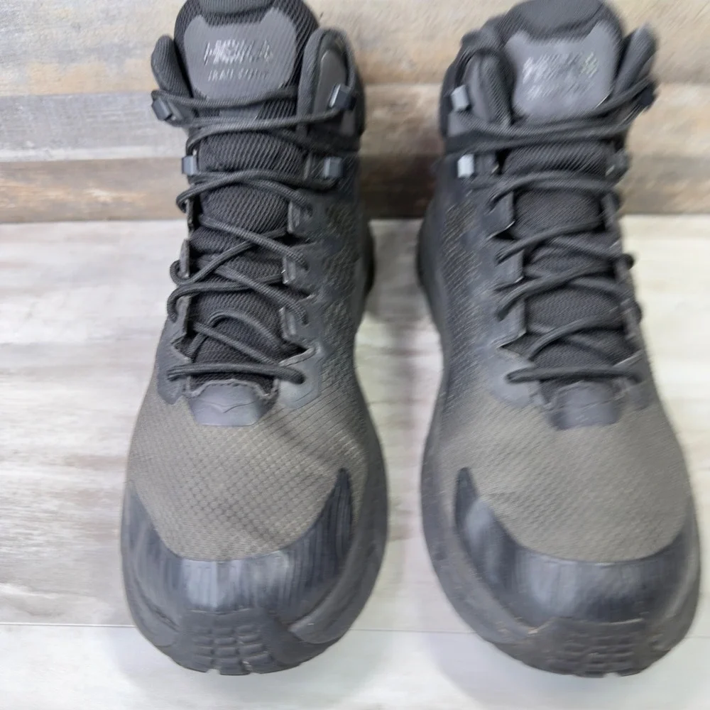 Hoka One One conquer elements